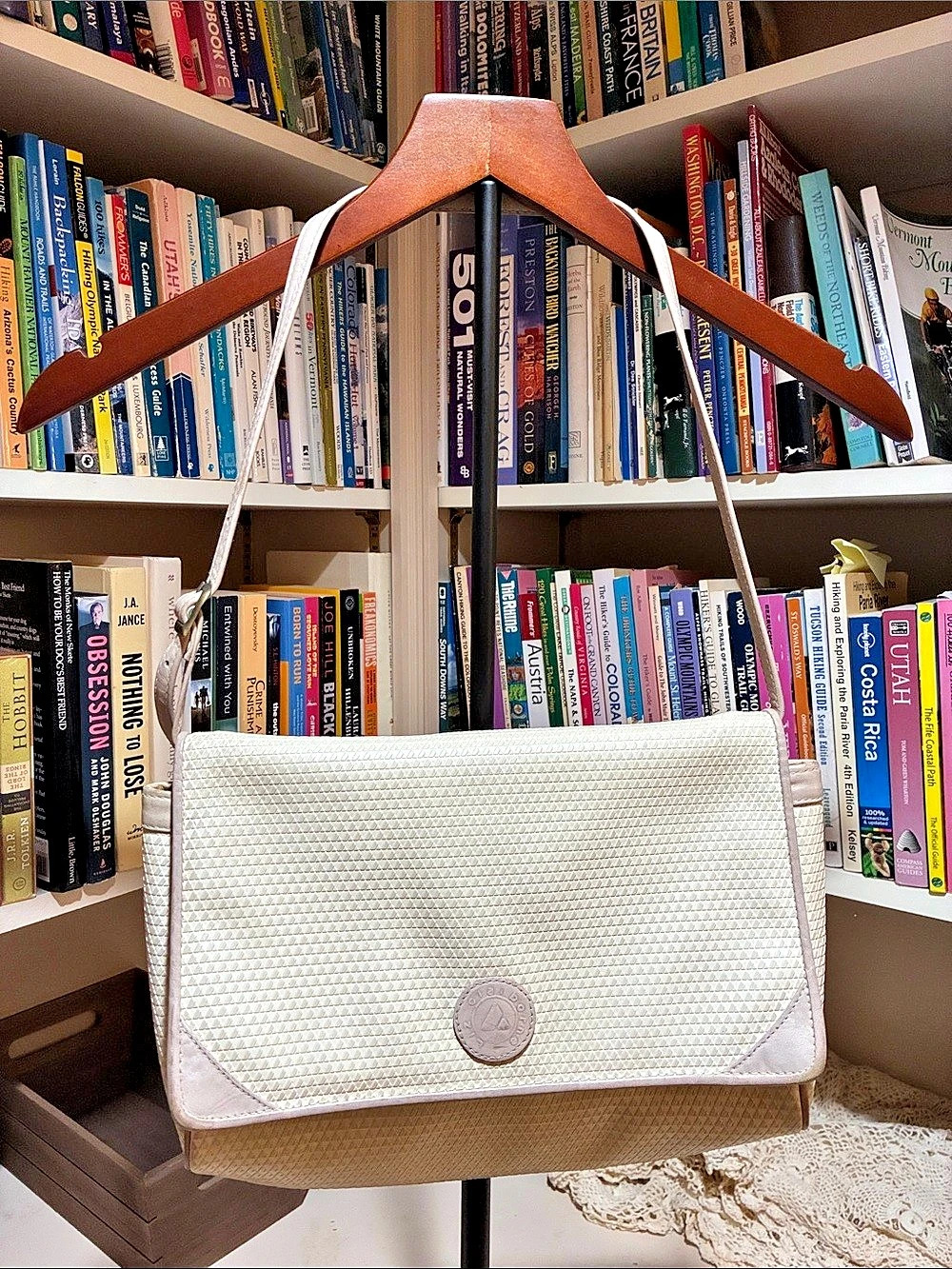 Vintage Liz Claiborne Ivory Beige Shoulder Bag Genuine Leather Trim